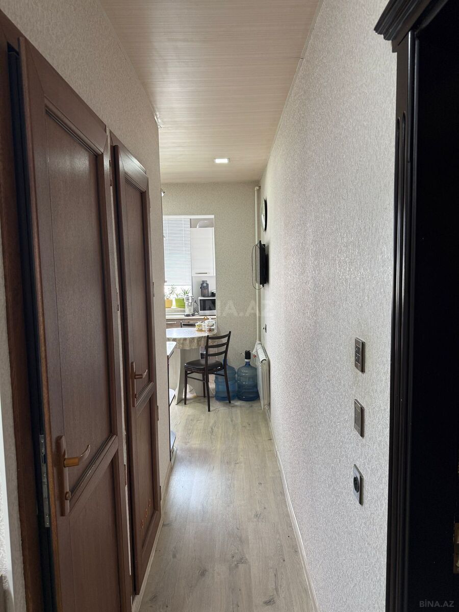 3 otaqlı Köhnə tikili, Bakıxanov q., Bakı