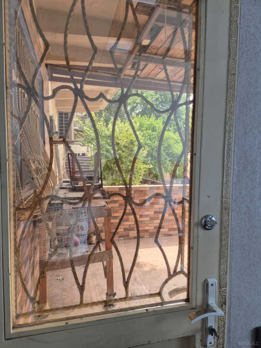 4 otaqlı Köhnə tikili, Bakıxanov q., Bakı