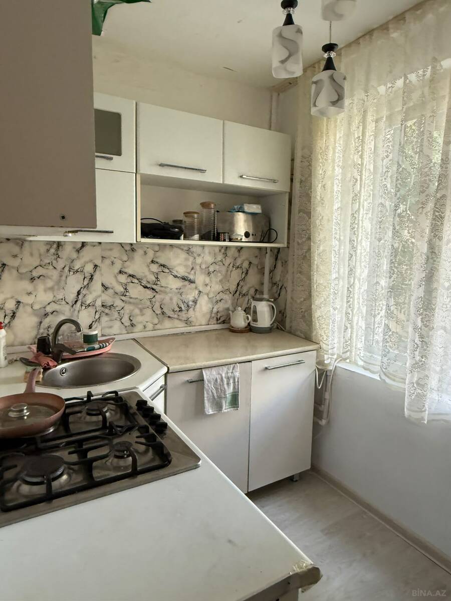2 otaqlı Köhnə tikili, Elmlər Akademiyası m., Bakı