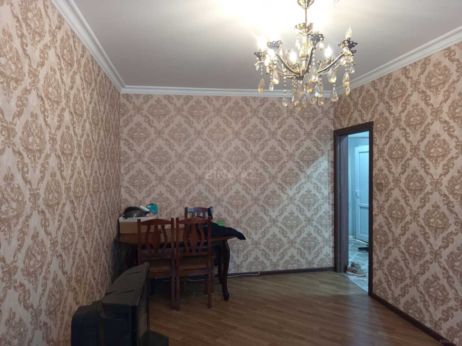 2 otaqlı Köhnə tikili, Qara Qarayev m., Bakı