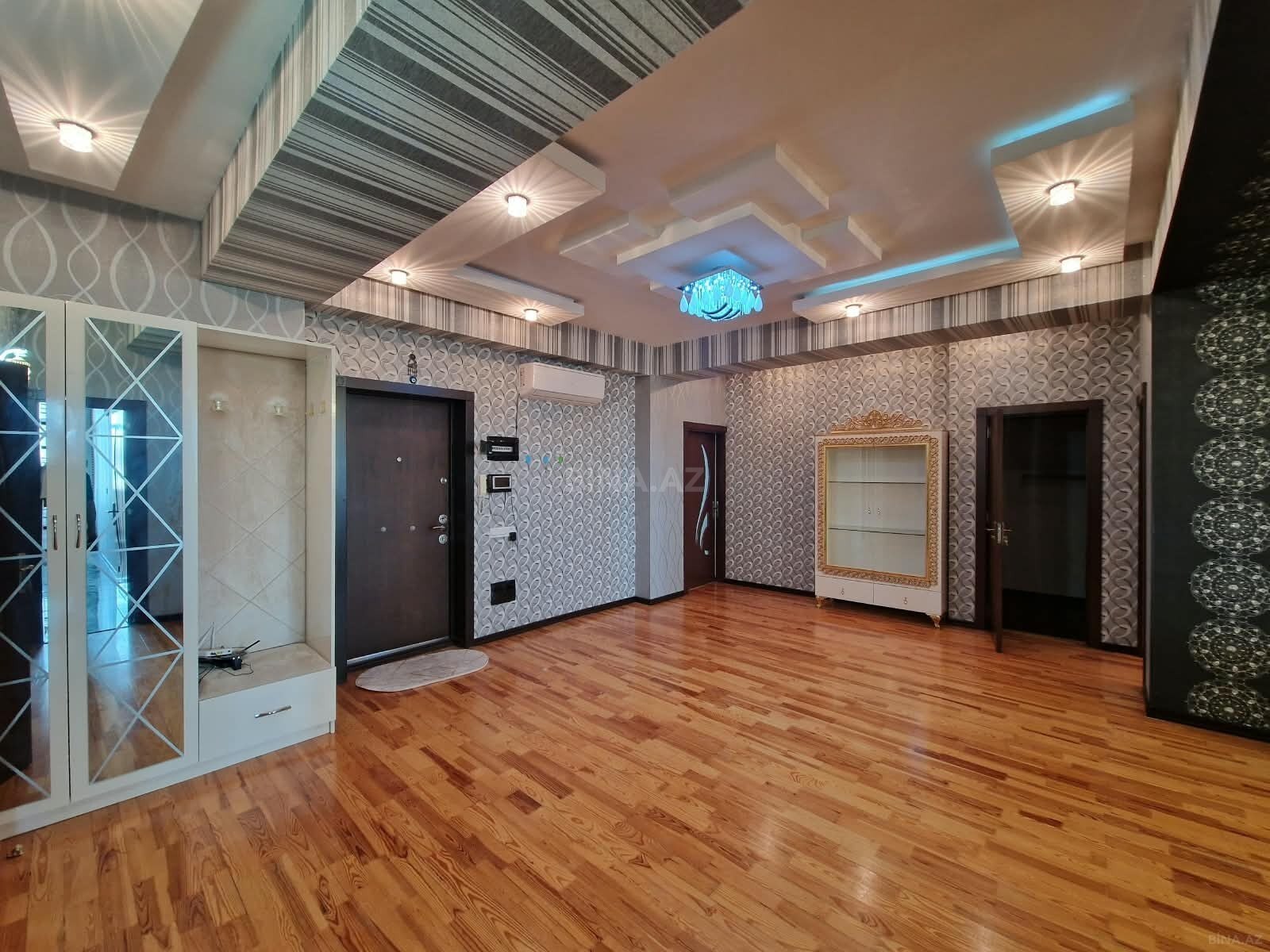3 otaqlı Yeni tikili, Neftçilər m., Bakı