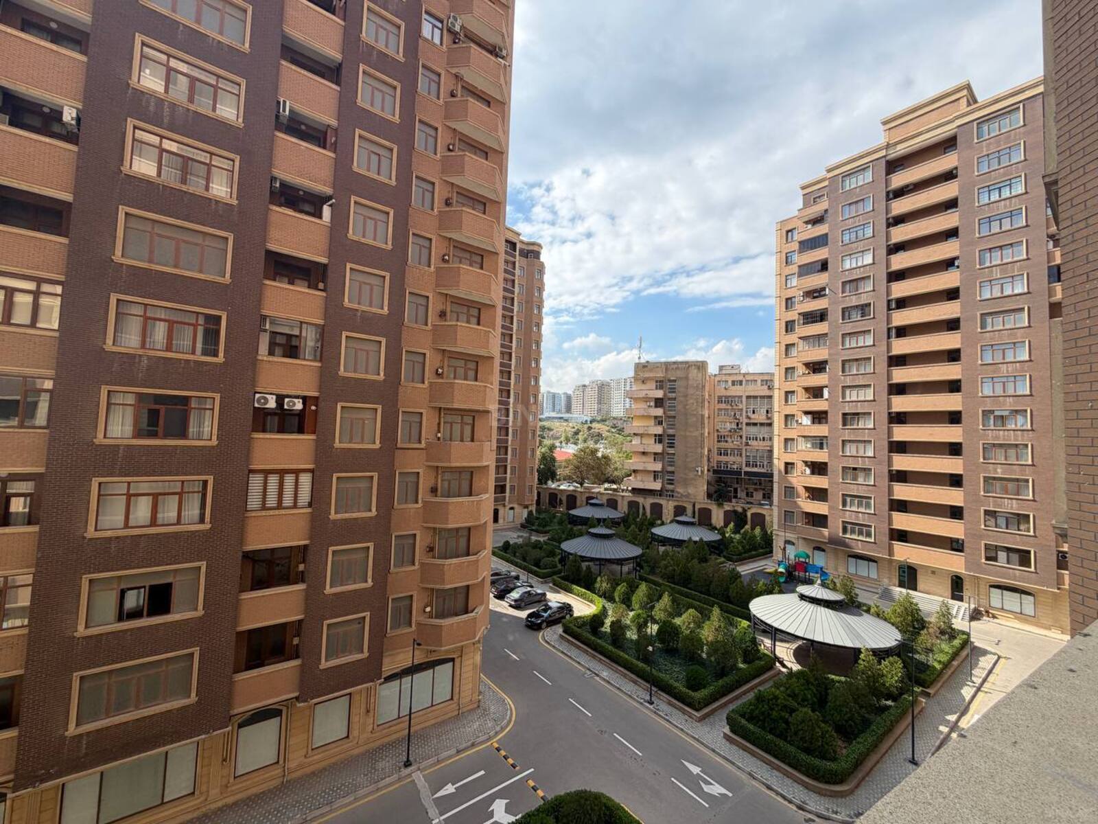4 otaqlı Yeni tikili, 28 May m., Bakı