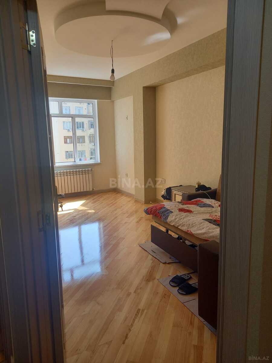 3 otaqlı Yeni tikili, Xırdalan
