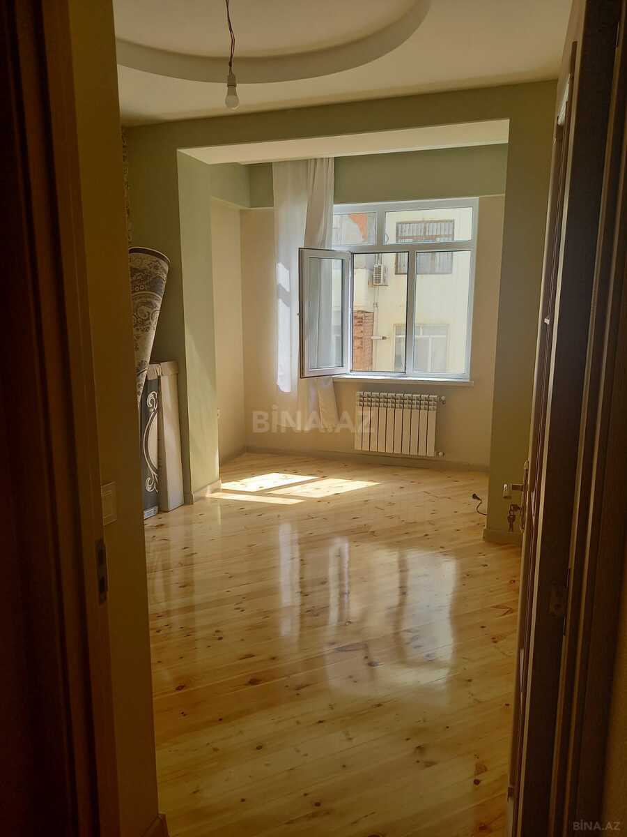 3 otaqlı Yeni tikili, Xırdalan