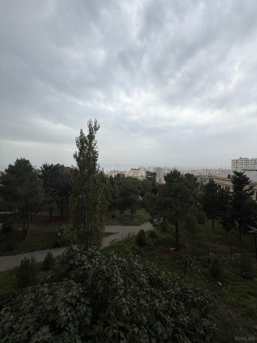 3 otaqlı Köhnə tikili, Həzi Aslanov m., Bakı