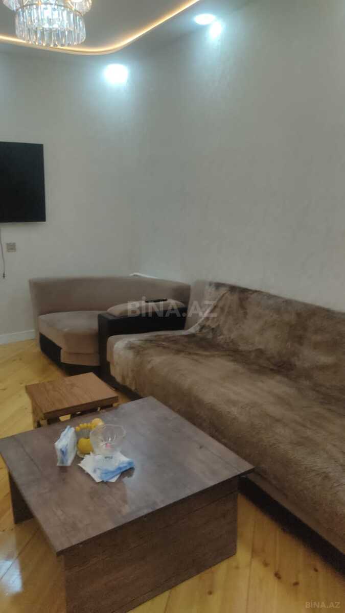 3 otaqlı Yeni tikili, Xırdalan