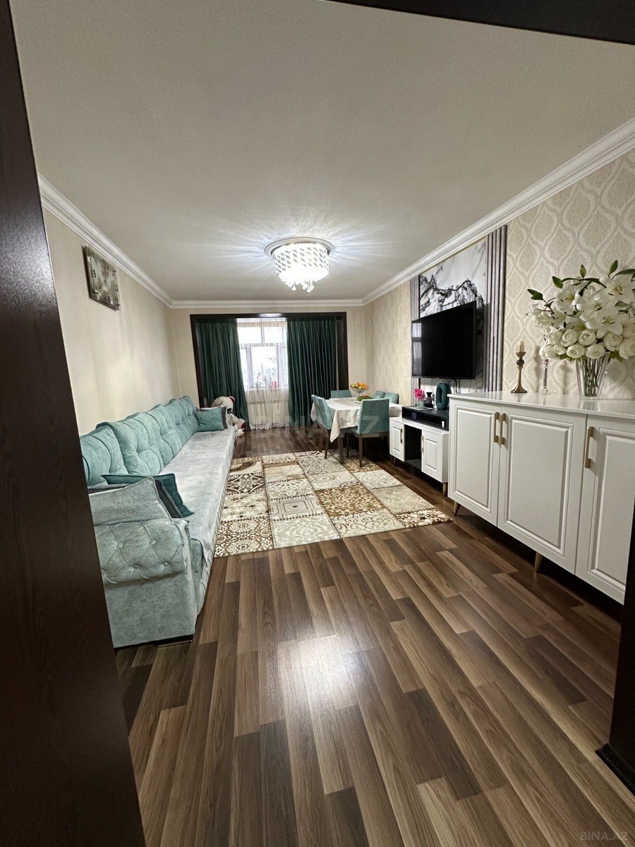 3 otaqlı Köhnə tikili, Bakıxanov q., Bakı
