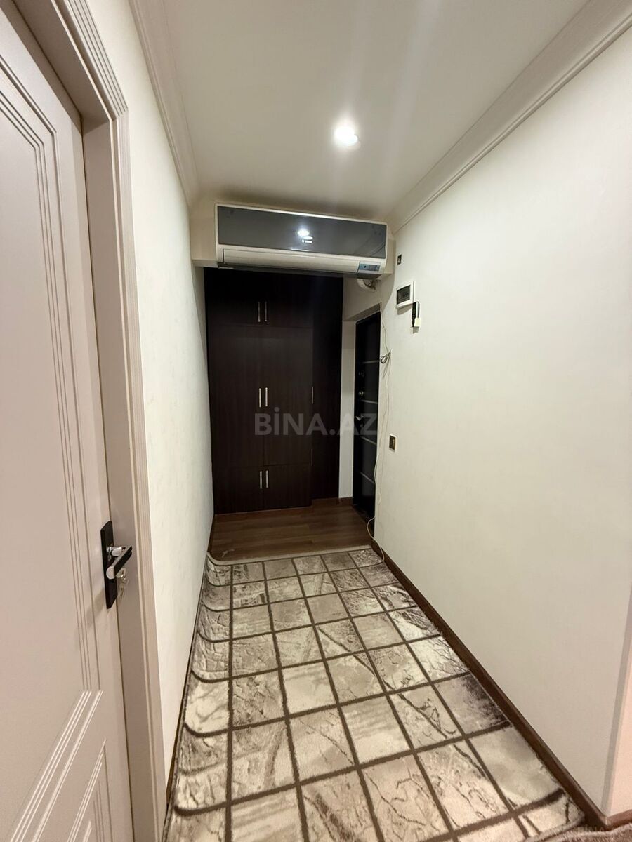 3 otaqlı Köhnə tikili, Bakıxanov q., Bakı