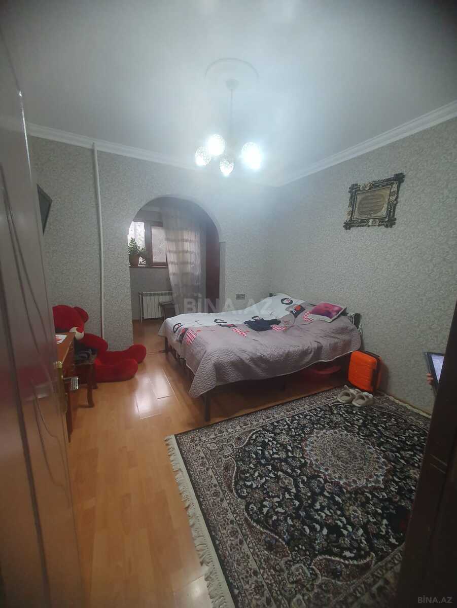 3 otaqlı Köhnə tikili, Yeni Günəşli q., Bakı