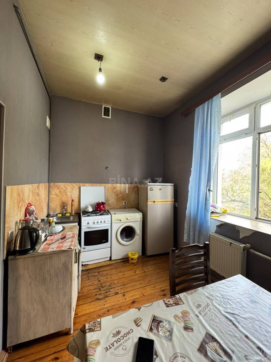 2 otaqlı Köhnə tikili, Bakıxanov q., Bakı