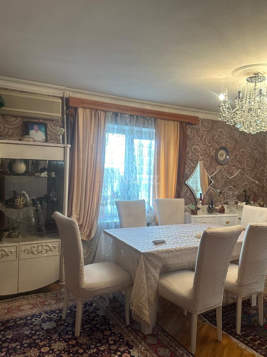 3 otaqlı Köhnə tikili, İnşaatçılar m., Bakı