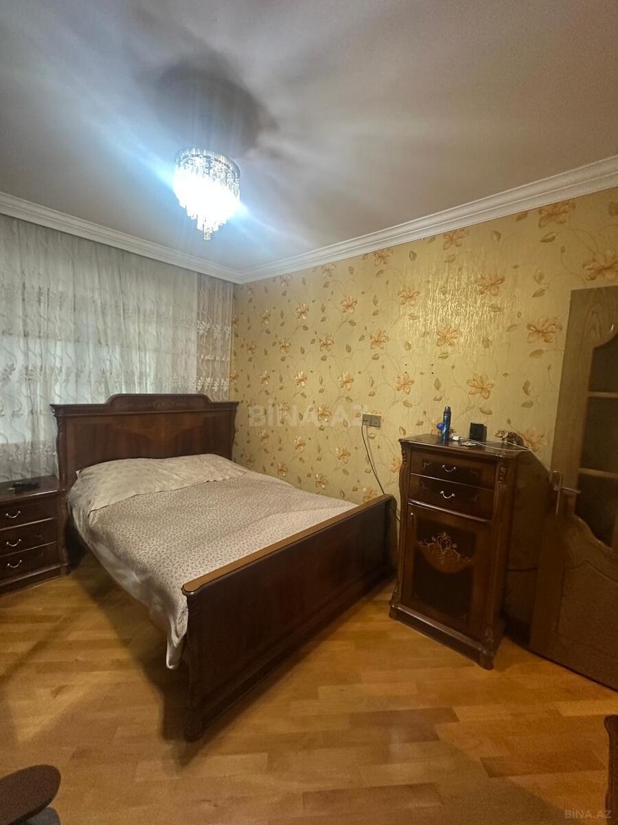 3 otaqlı Köhnə tikili, Memar Əcəmi m., Bakı