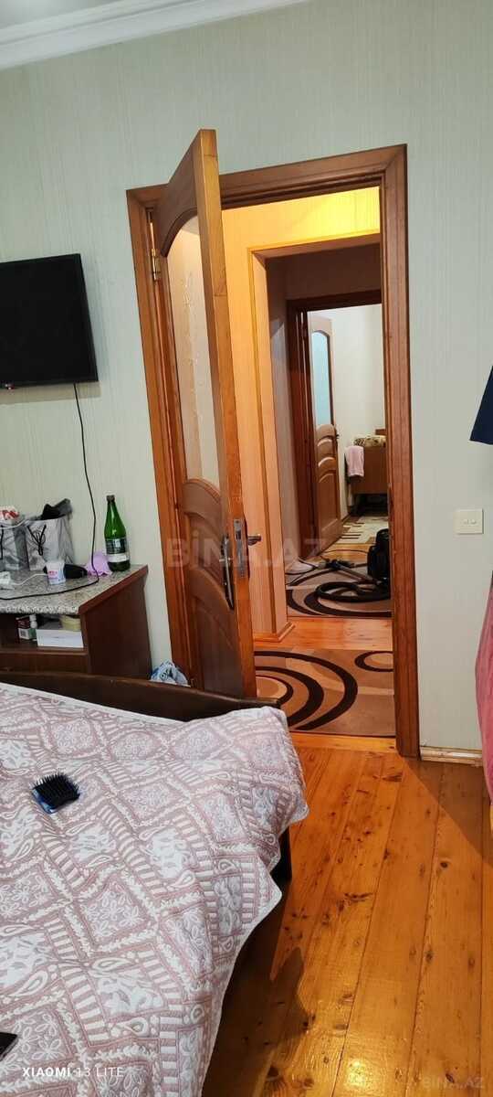 3 otaqlı Köhnə tikili, Bakıxanov q., Bakı