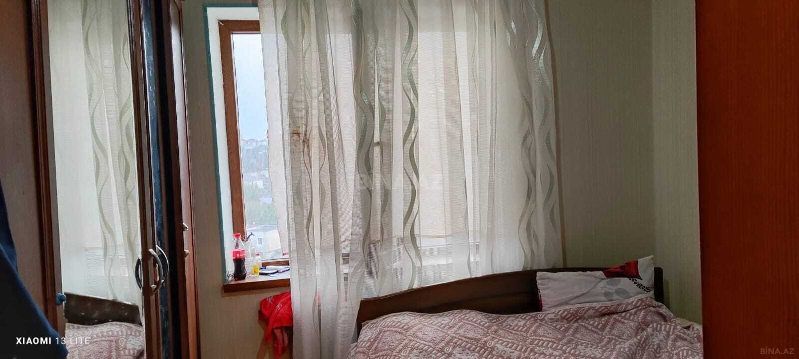3 otaqlı Köhnə tikili, Bakıxanov q., Bakı