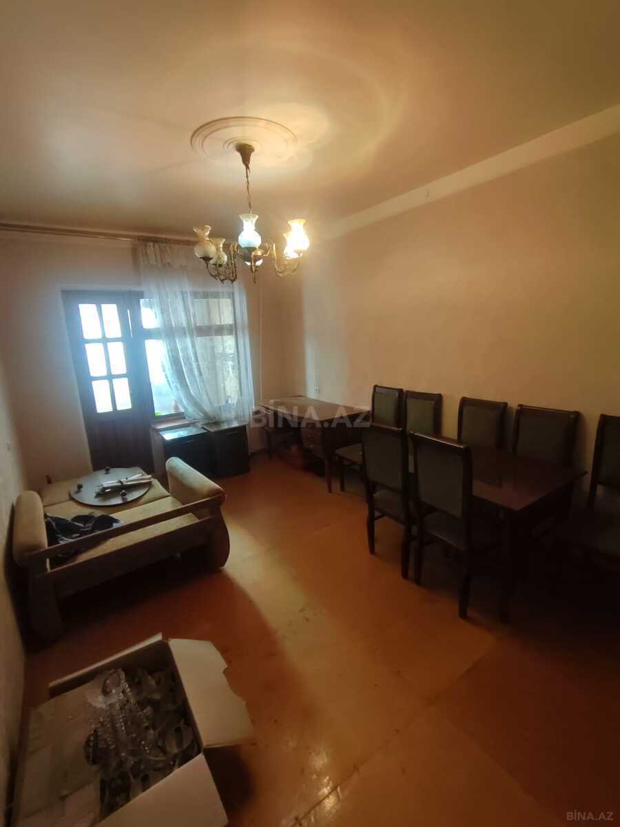 3 otaqlı Köhnə tikili, Memar Əcəmi m., Bakı