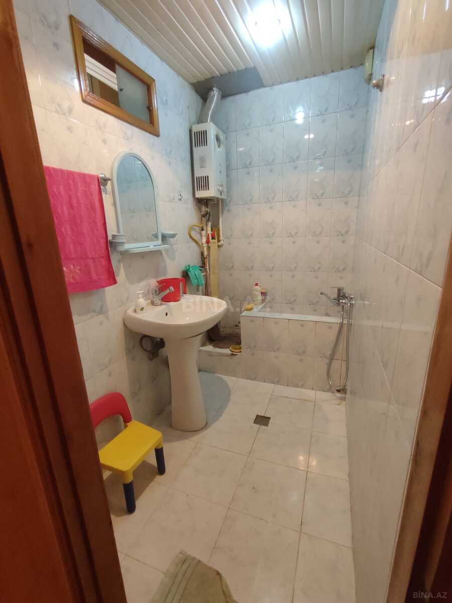3 otaqlı Köhnə tikili, Memar Əcəmi m., Bakı