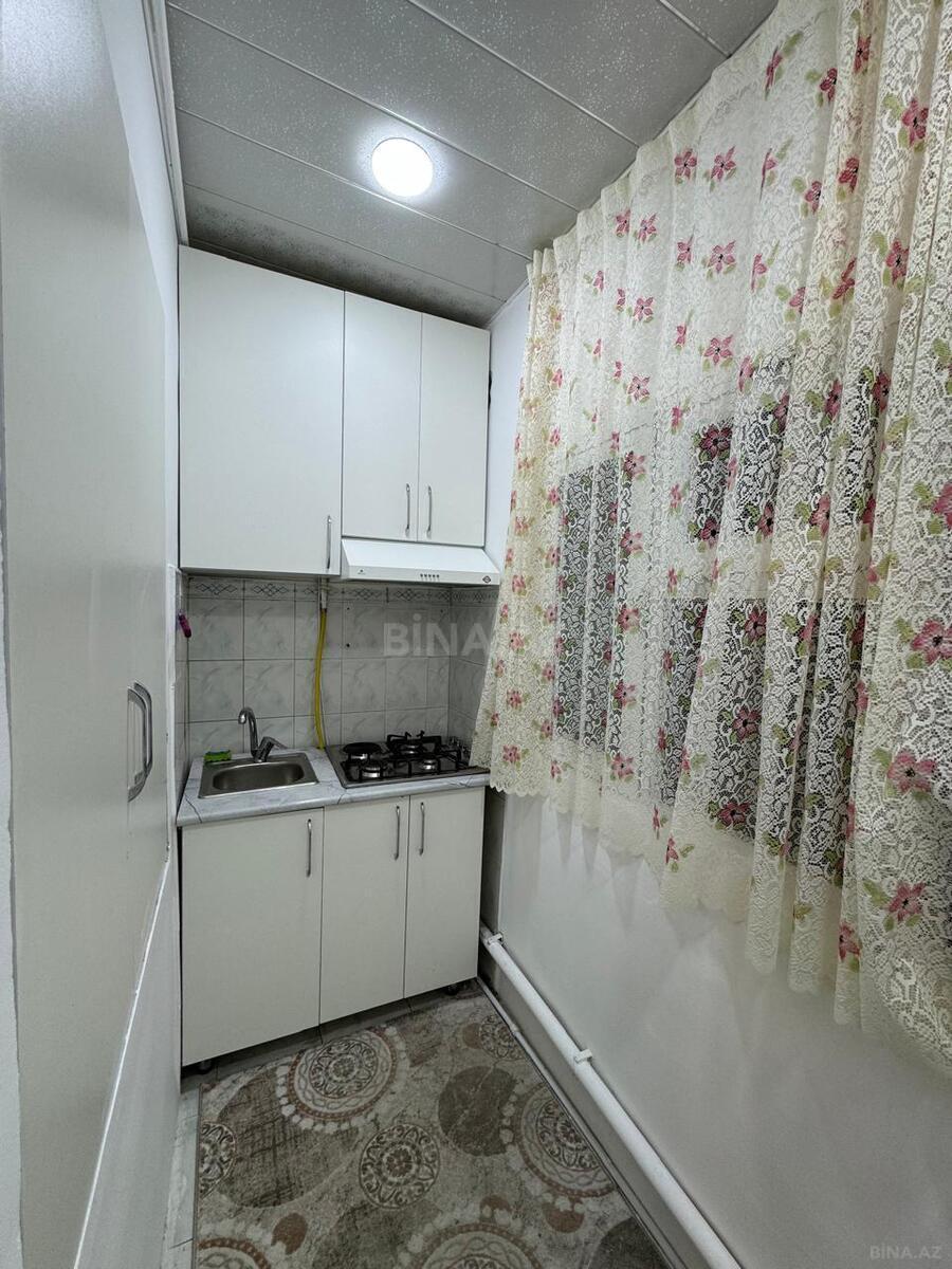 2 otaqlı Köhnə tikili, Memar Əcəmi m., Bakı