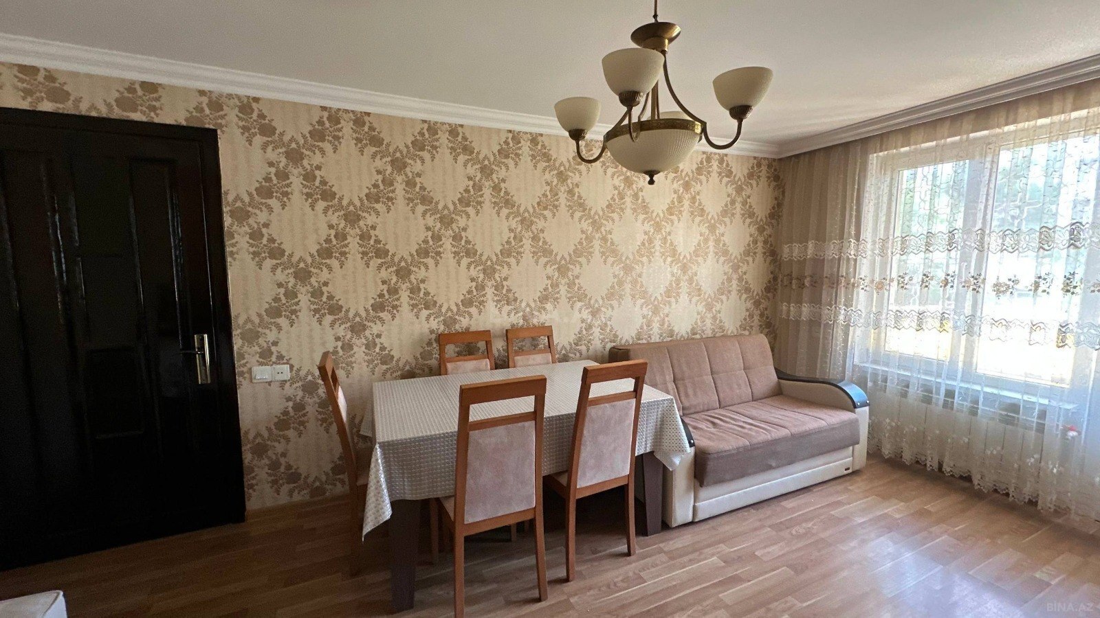 2 otaqlı Köhnə tikili, Elmlər Akademiyası m., Bakı