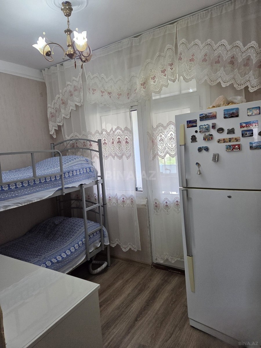 3 otaqlı Köhnə tikili, Həzi Aslanov m., Bakı