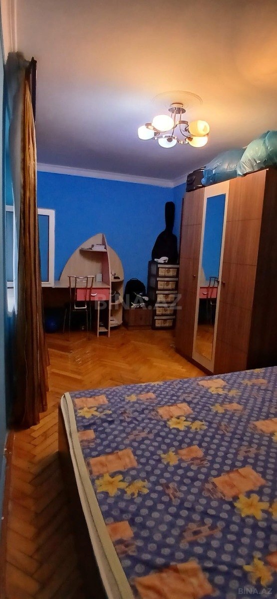 2 otaqlı Köhnə tikili, Elmlər Akademiyası m., Bakı
