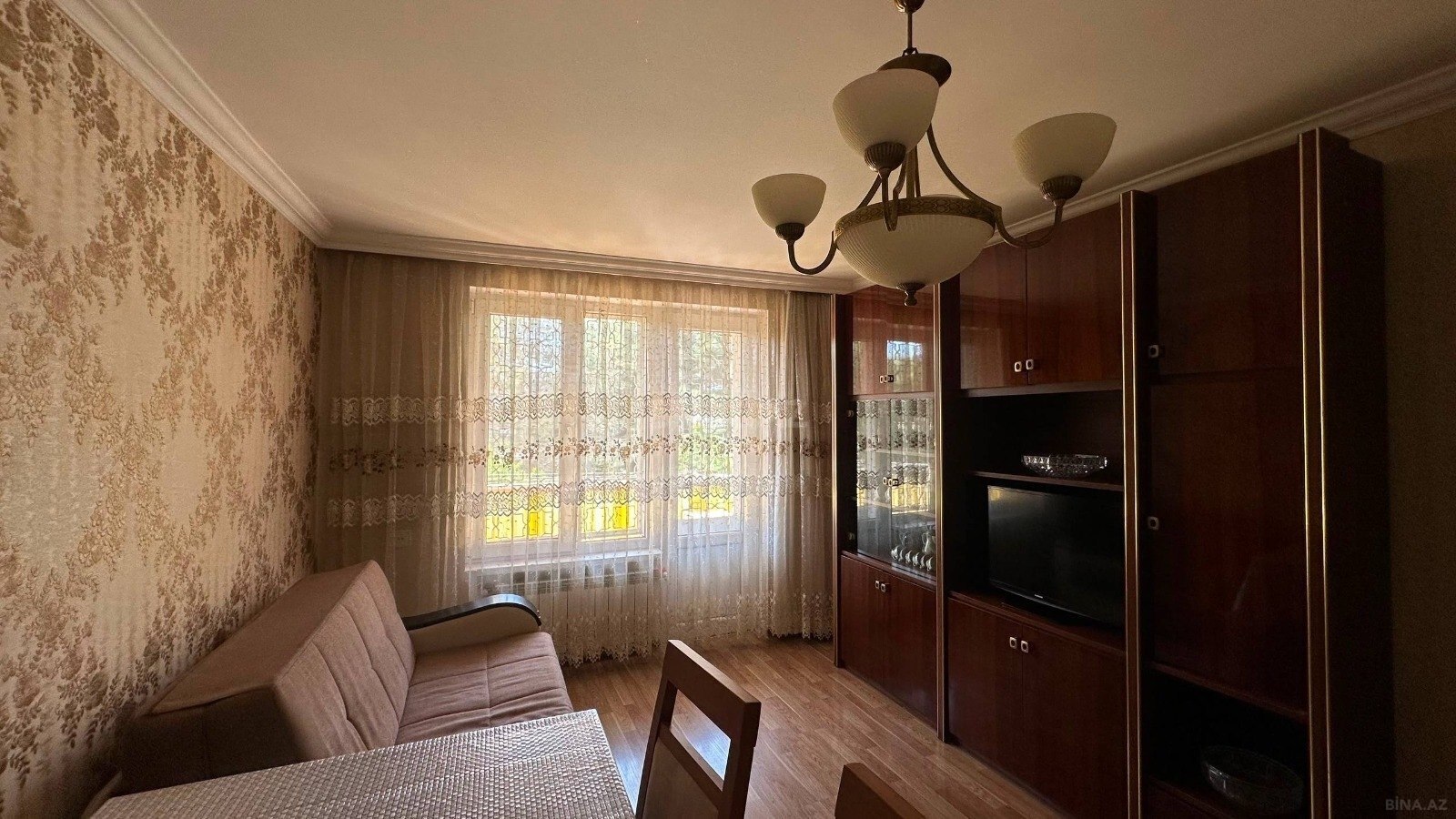 2 otaqlı Köhnə tikili, Elmlər Akademiyası m., Bakı