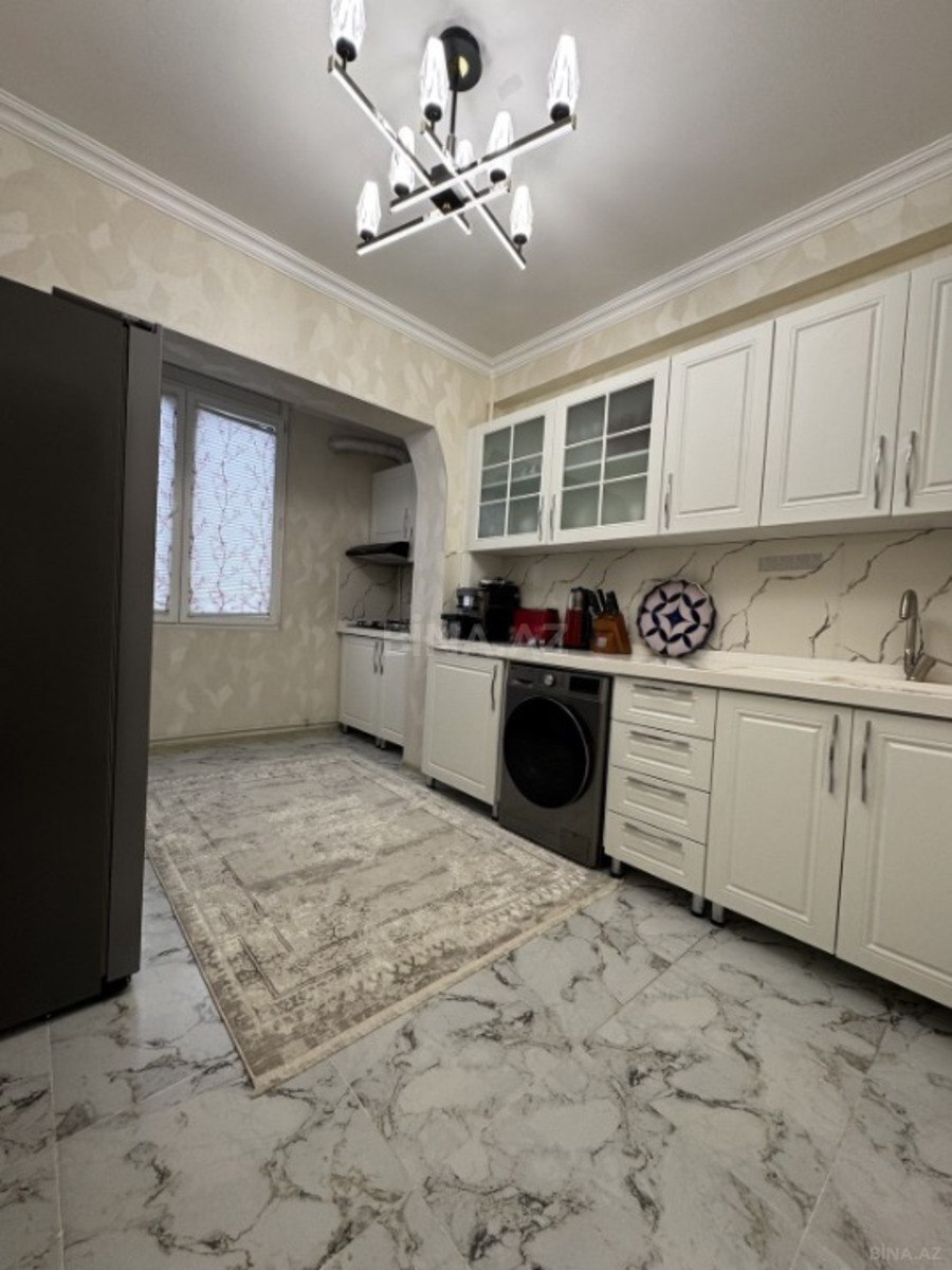 2 otaqlı Köhnə tikili, İnşaatçılar m., Bakı
