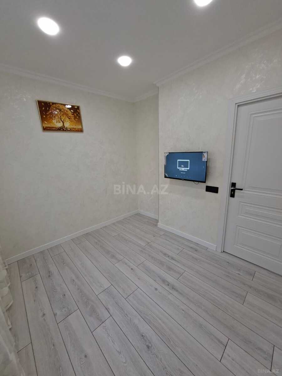 3 otaqlı Köhnə tikili, Bakıxanov q., Bakı