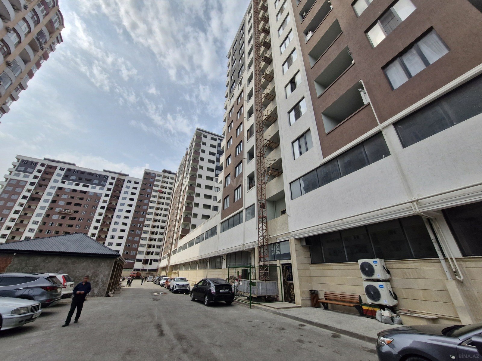 4 otaqlı Yeni tikili, Neftçilər m., Bakı