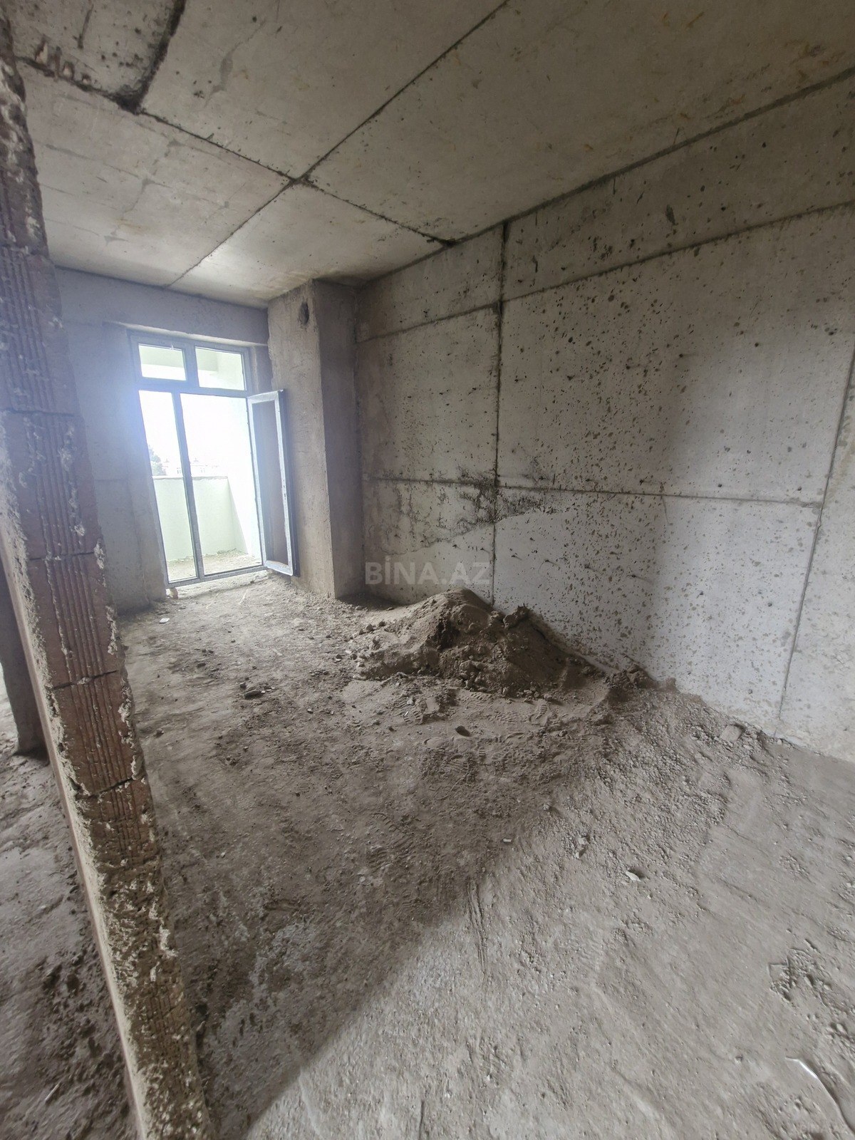 4 otaqlı Yeni tikili, Neftçilər m., Bakı