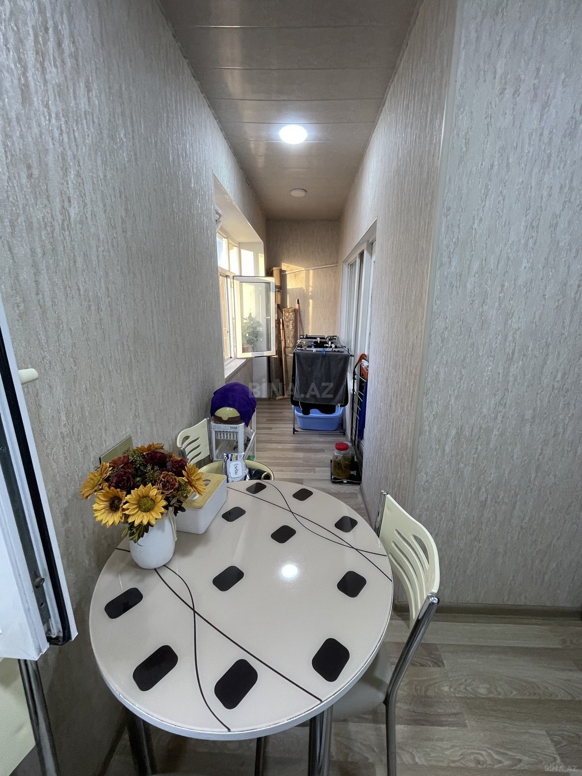 3 otaqlı Köhnə tikili, Bakıxanov q., Bakı