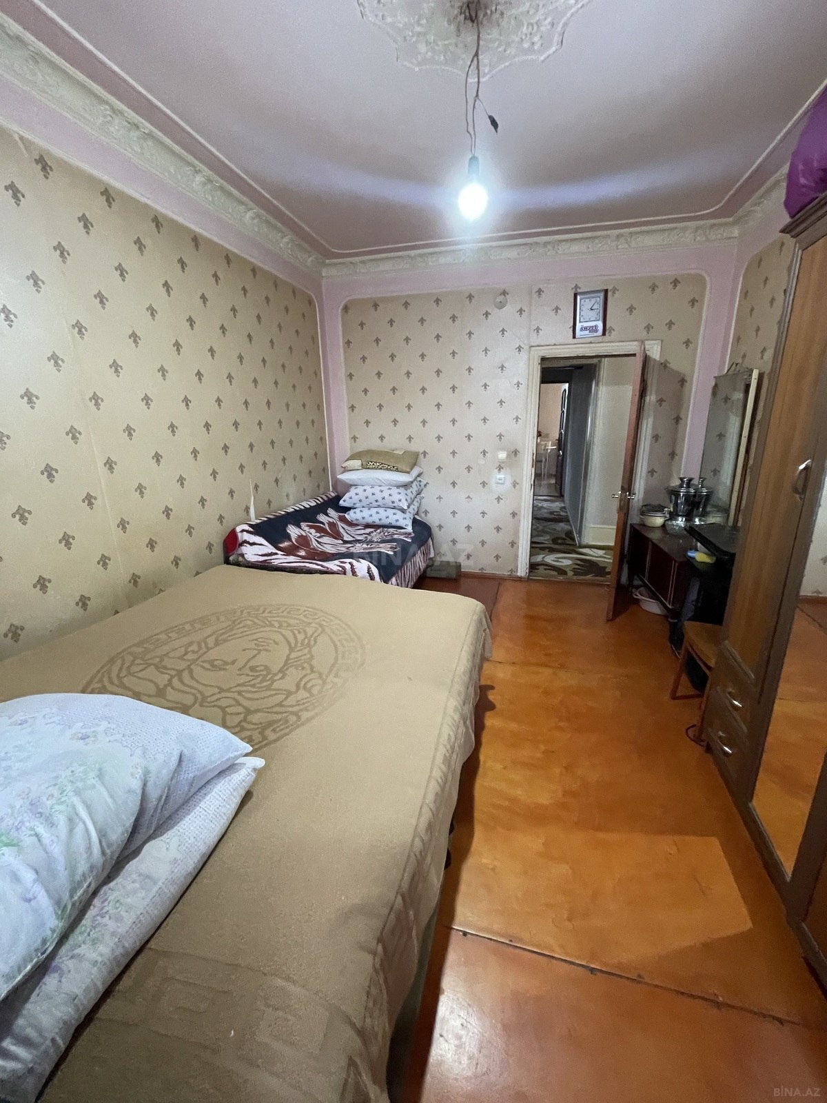 3 otaqlı Köhnə tikili, Bakıxanov q., Bakı