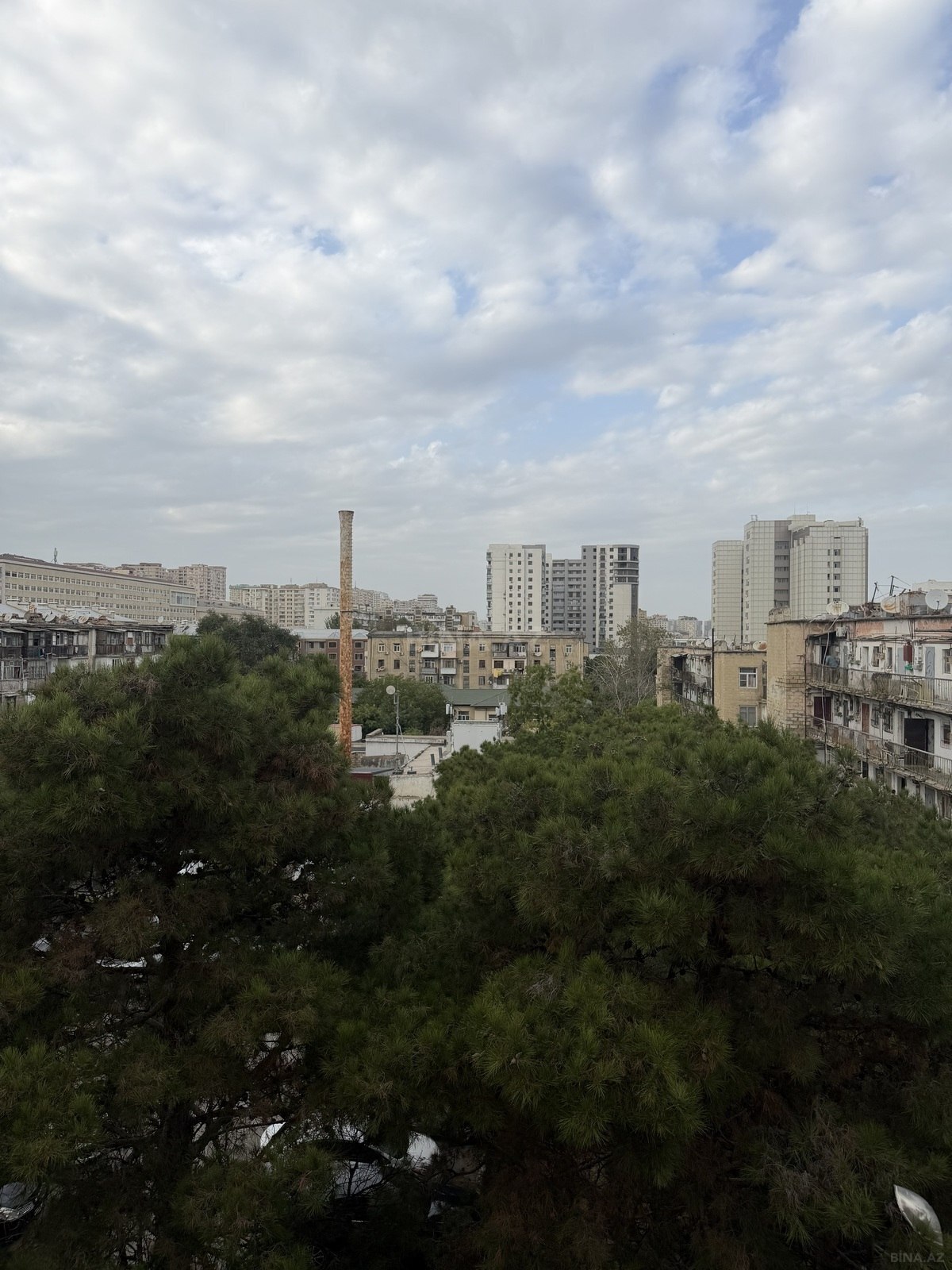 3 otaqlı Köhnə tikili, Elmlər Akademiyası m., Bakı