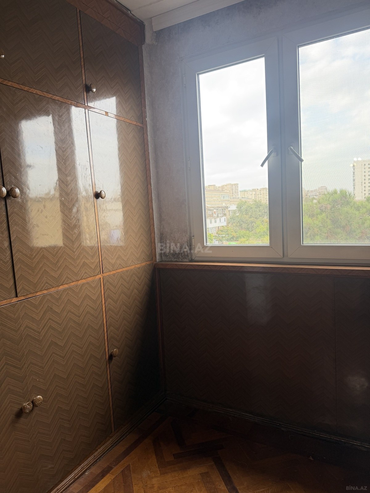 3 otaqlı Köhnə tikili, Elmlər Akademiyası m., Bakı
