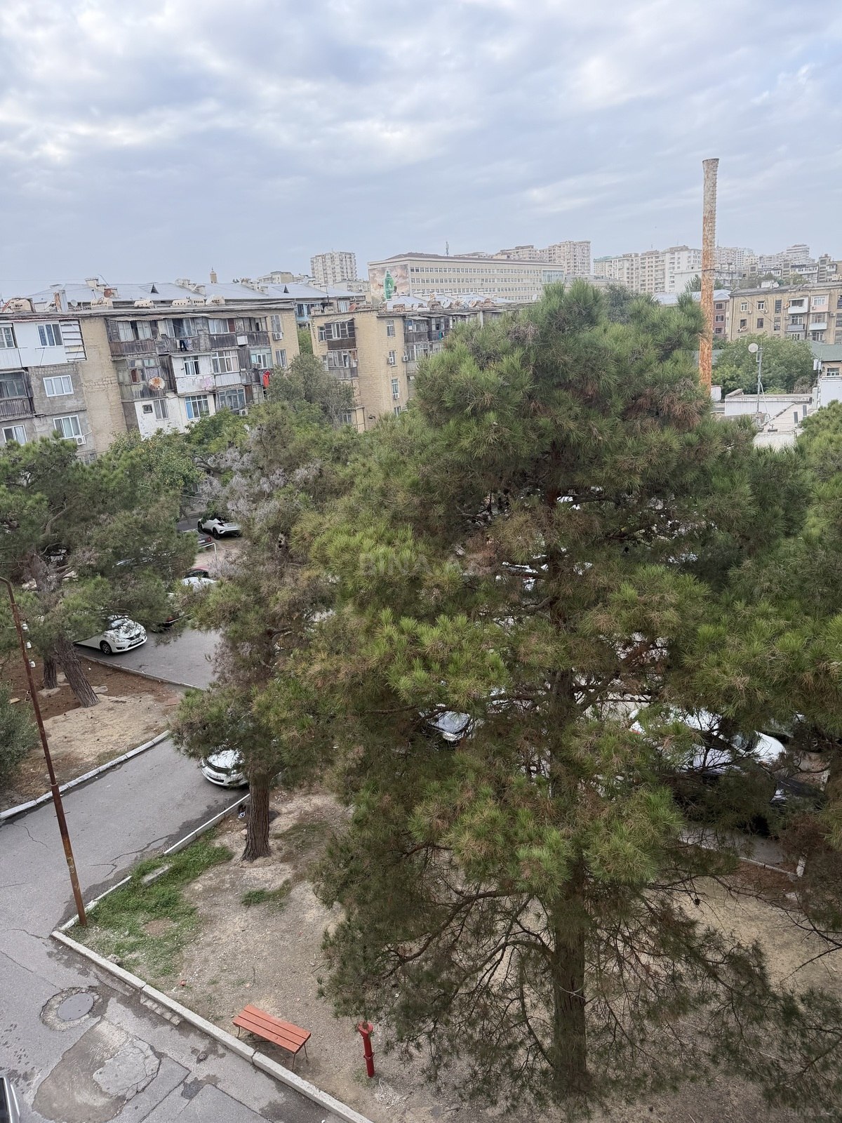 3 otaqlı Köhnə tikili, Elmlər Akademiyası m., Bakı