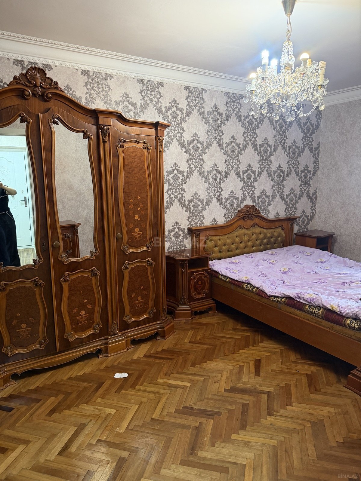 3 otaqlı Köhnə tikili, Elmlər Akademiyası m., Bakı