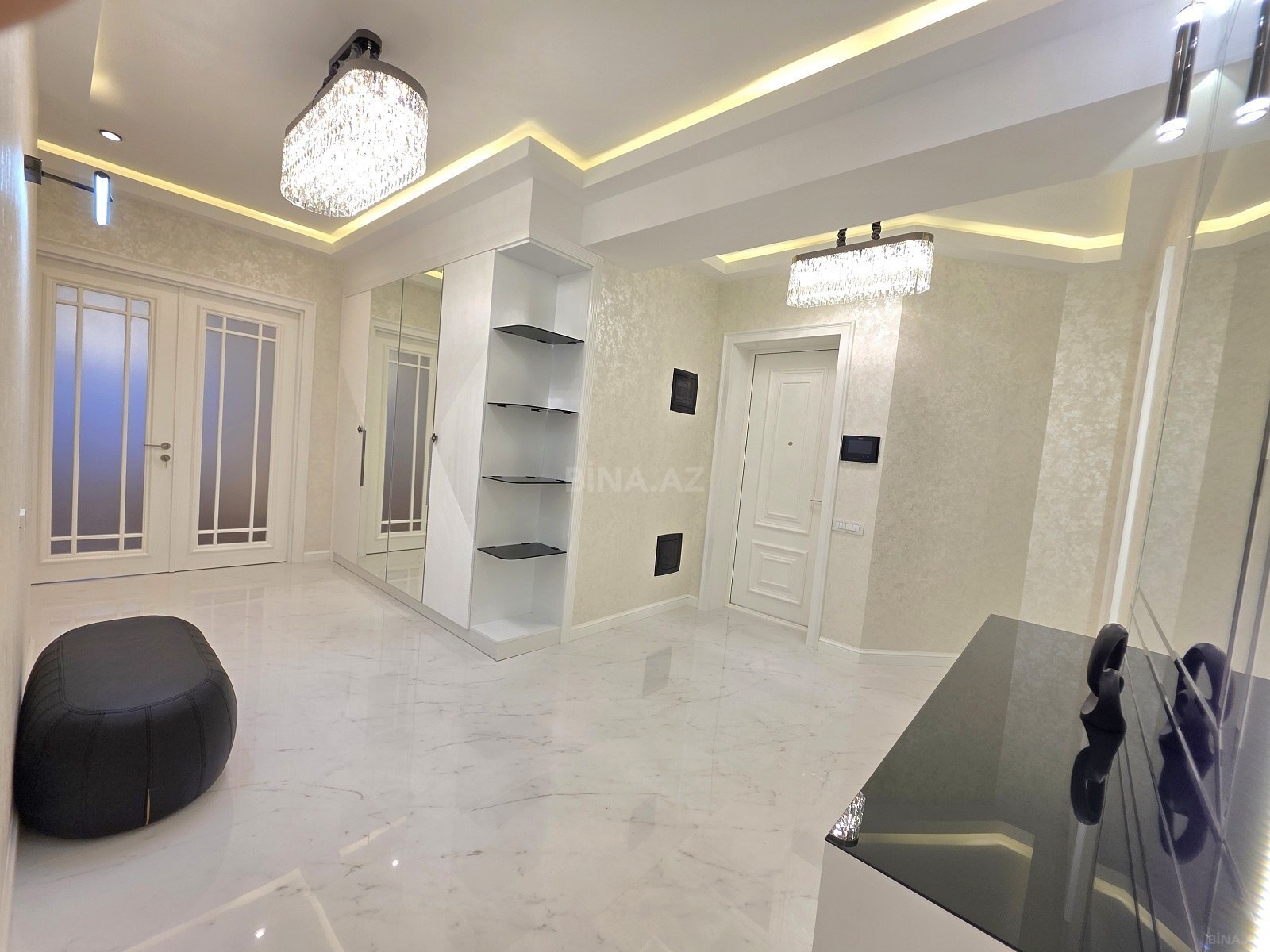 4 otaqlı Yeni tikili, Elmlər Akademiyası m., Bakı