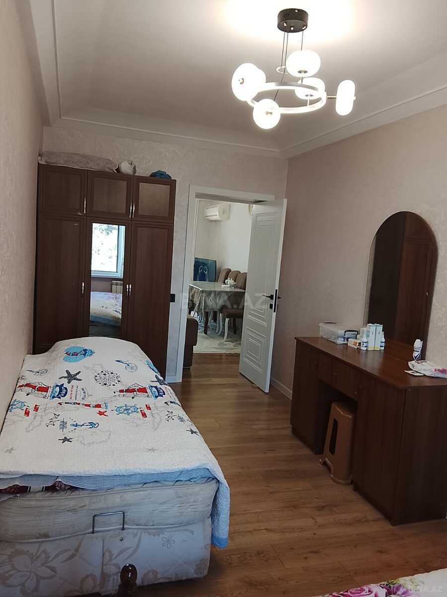 3 otaqlı Köhnə tikili, Neftçilər m., Bakı