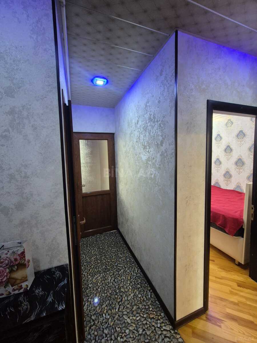3 otaqlı Köhnə tikili, Bakıxanov q., Bakı