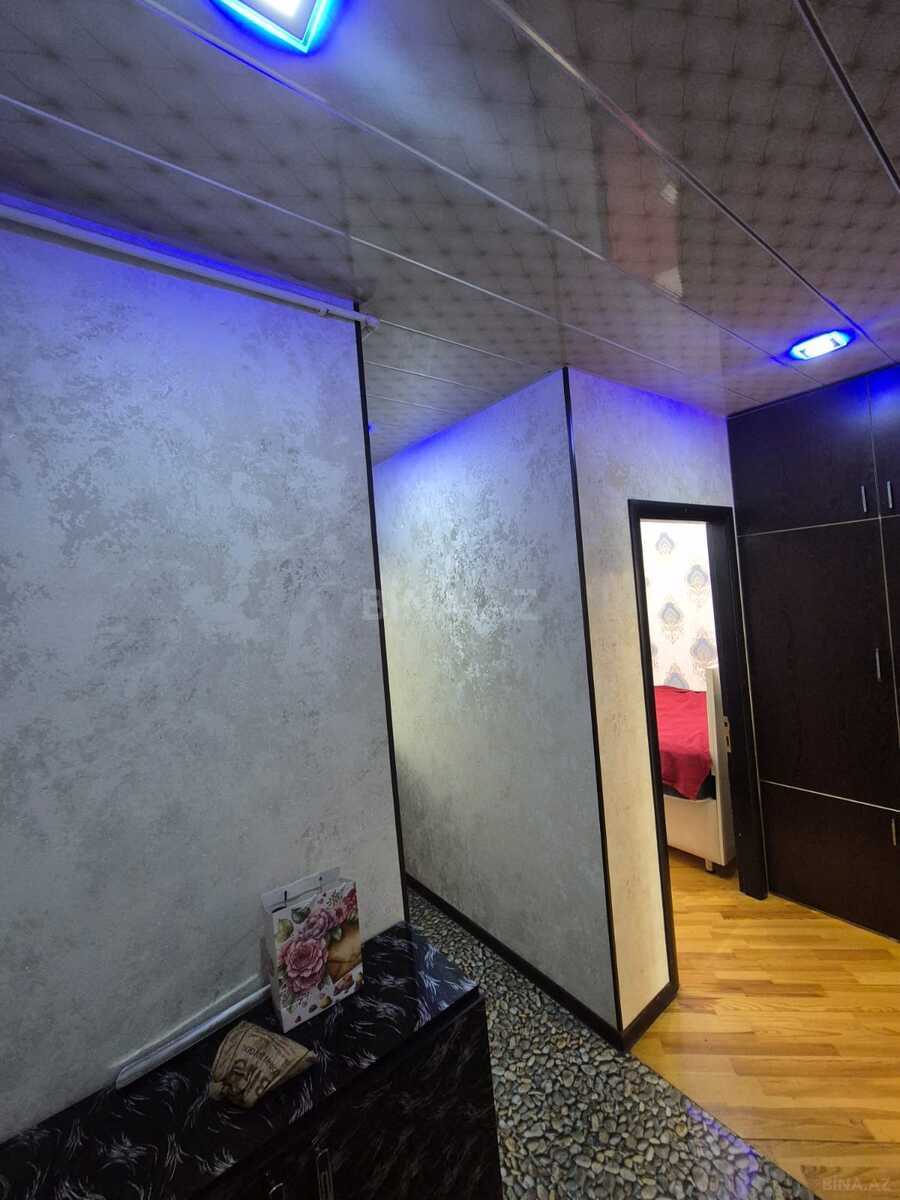 3 otaqlı Köhnə tikili, Bakıxanov q., Bakı