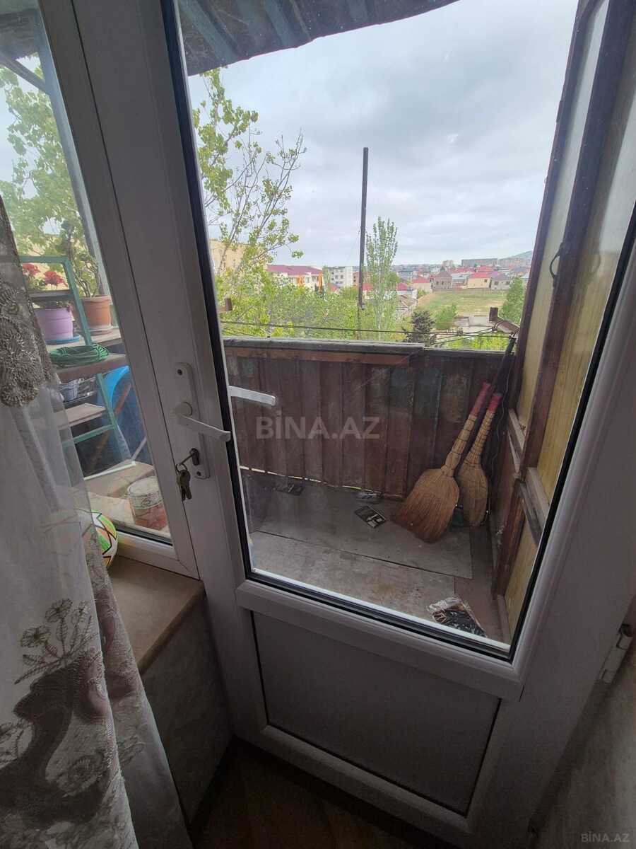 3 otaqlı Köhnə tikili, Bakıxanov q., Bakı