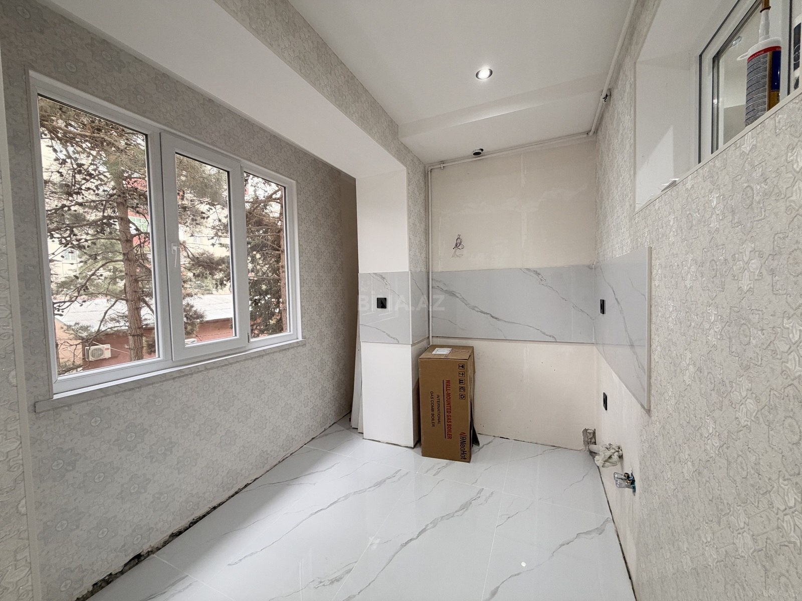 3 otaqlı Köhnə tikili, Xalqlar Dostluğu m., Bakı