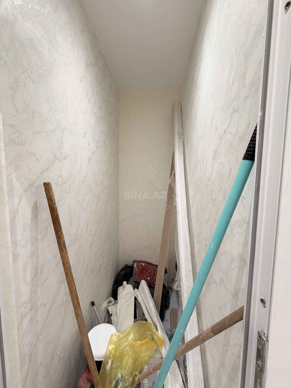3 otaqlı Köhnə tikili, Xalqlar Dostluğu m., Bakı