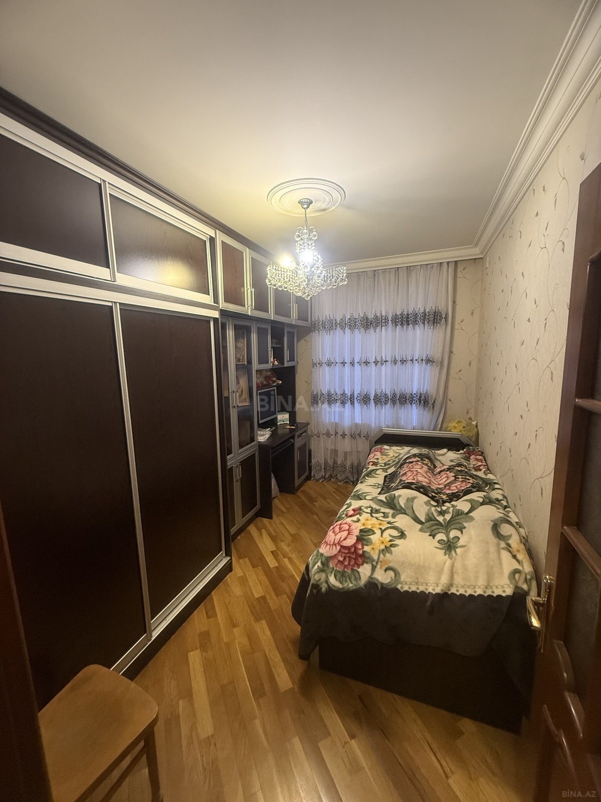 3 otaqlı Köhnə tikili, Həzi Aslanov m., Bakı