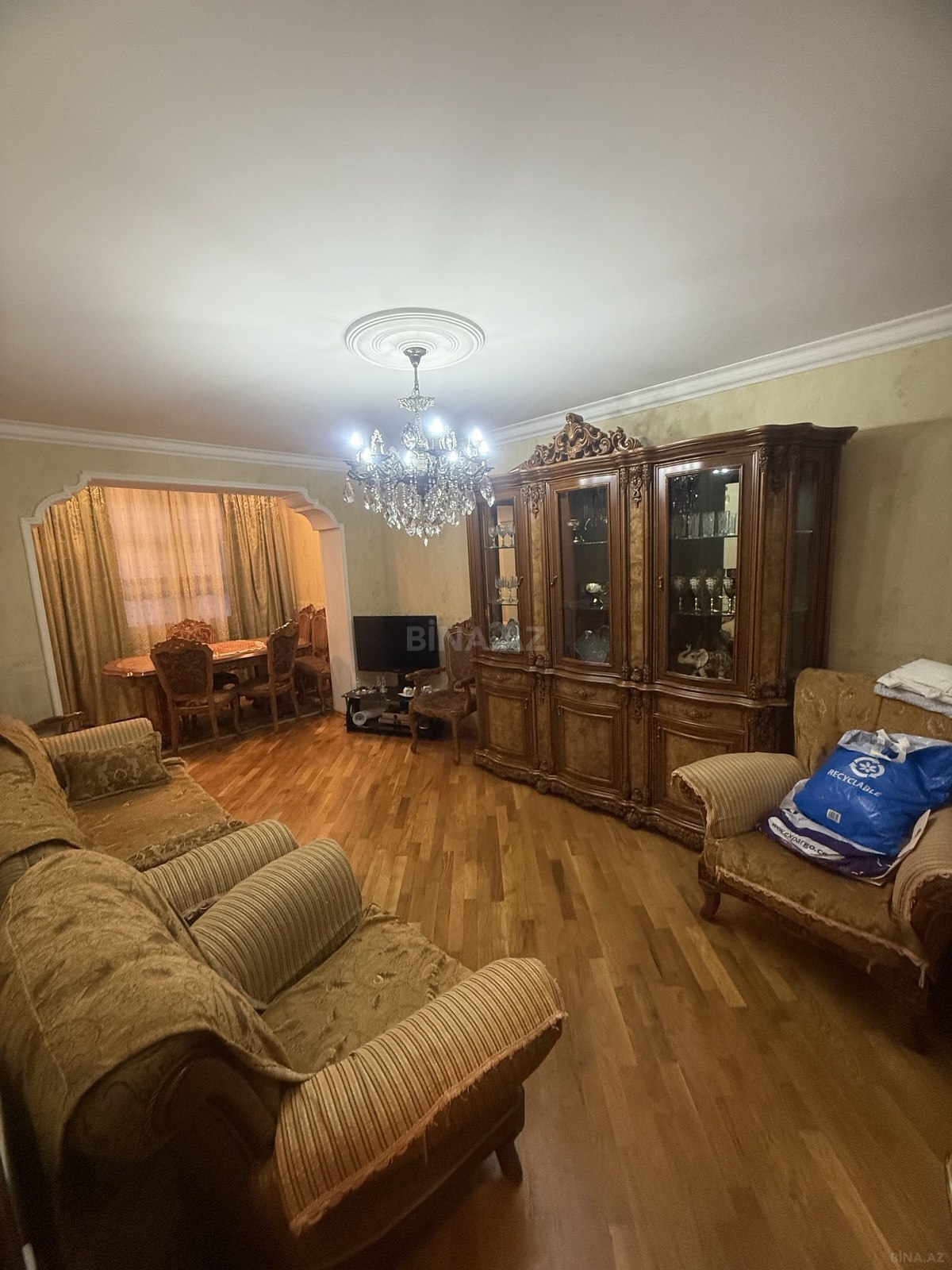 3 otaqlı Köhnə tikili, Həzi Aslanov m., Bakı