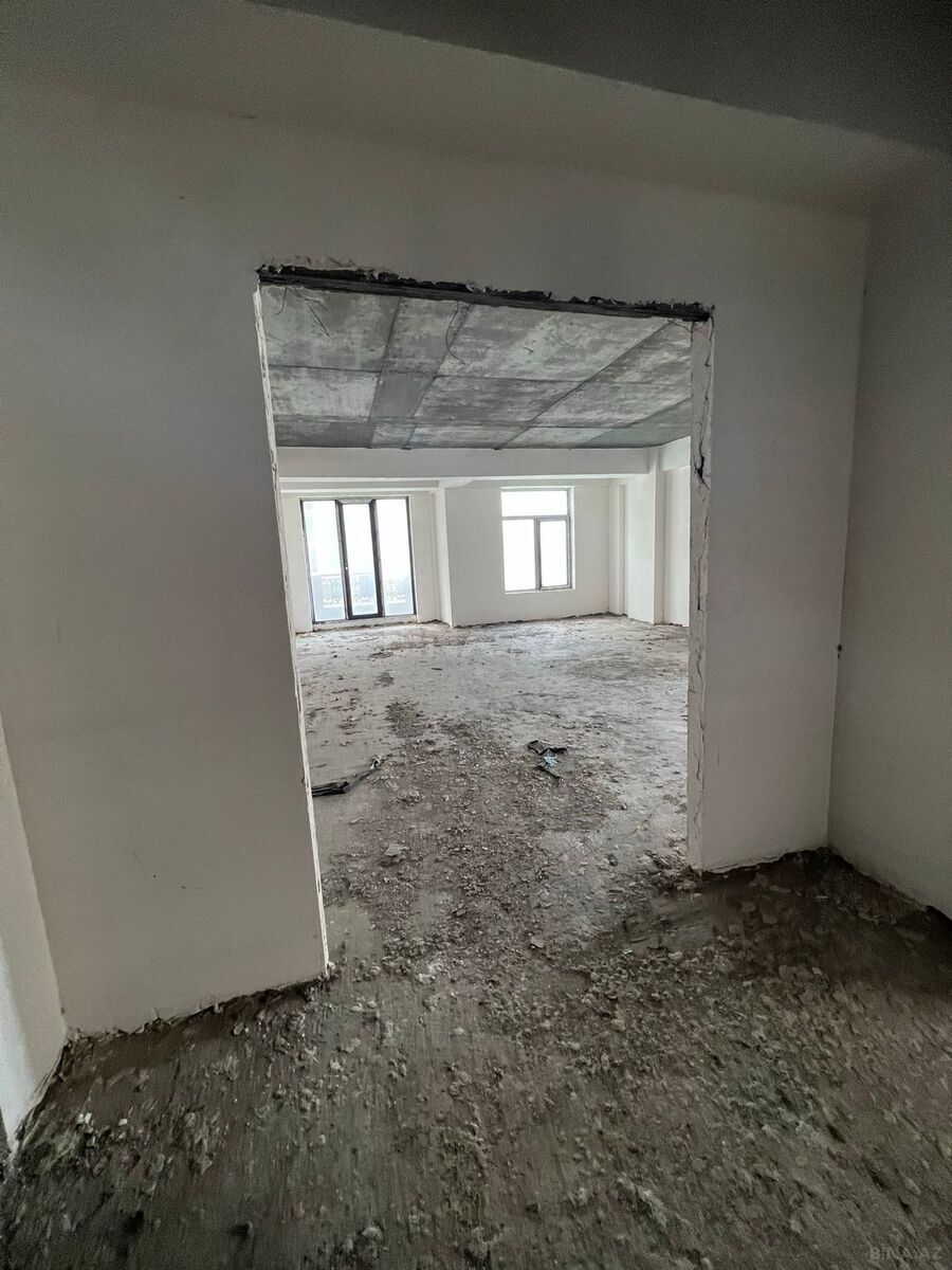 4 otaqlı Yeni tikili, Şah İsmayıl Xətai m., Bakı