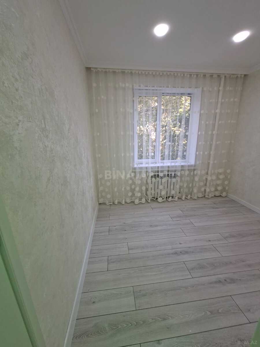 3 otaqlı Köhnə tikili, Bakıxanov q., Bakı