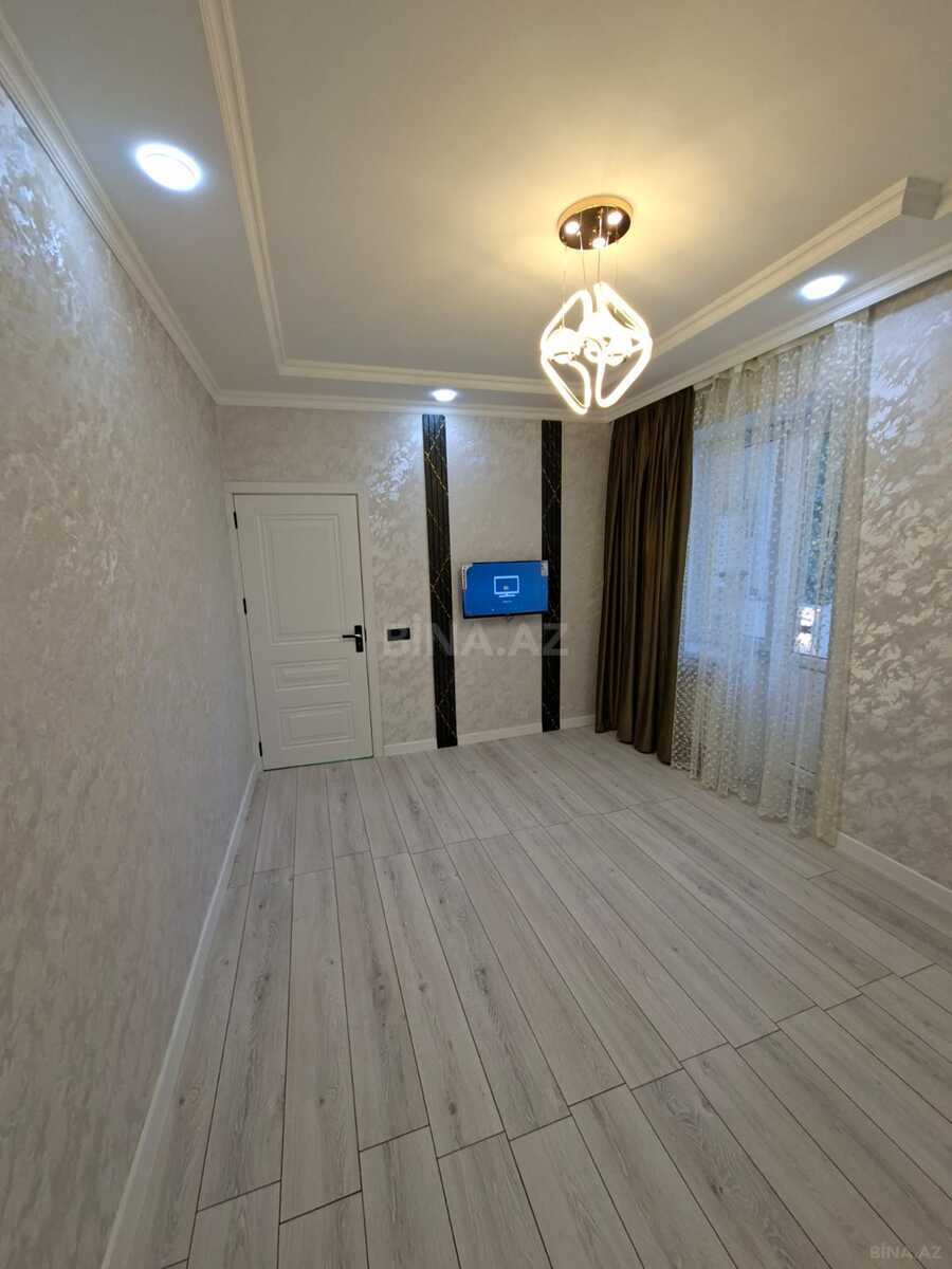 3 otaqlı Köhnə tikili, Bakıxanov q., Bakı