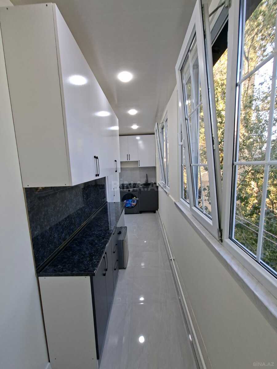 3 otaqlı Köhnə tikili, Bakıxanov q., Bakı
