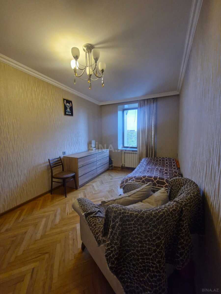 4 otaqlı Köhnə tikili, Nizami m., Bakı