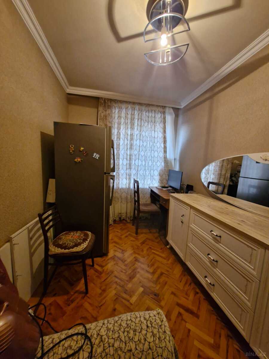 4 otaqlı Köhnə tikili, Nizami m., Bakı